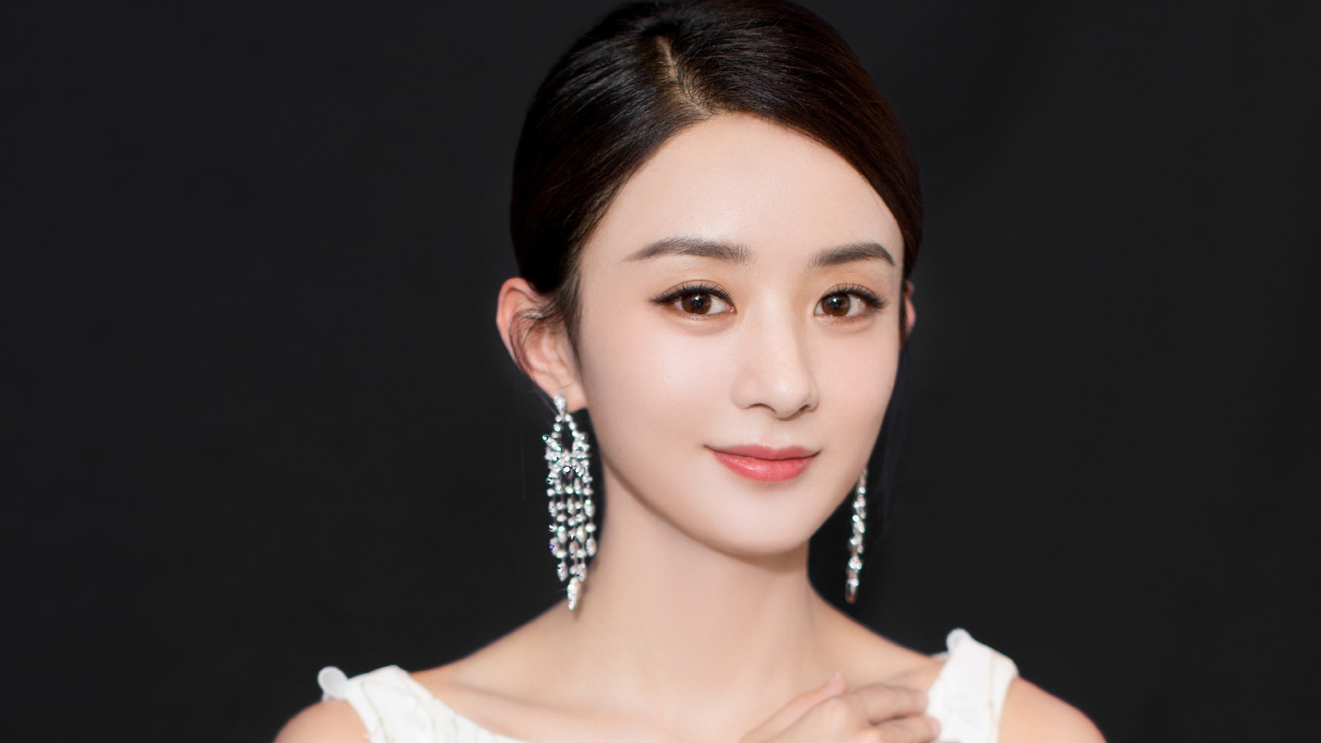 曼城前场锋线如虎添翼，蓝月亮冲击双冠王，曼城是不是叫蓝月亮