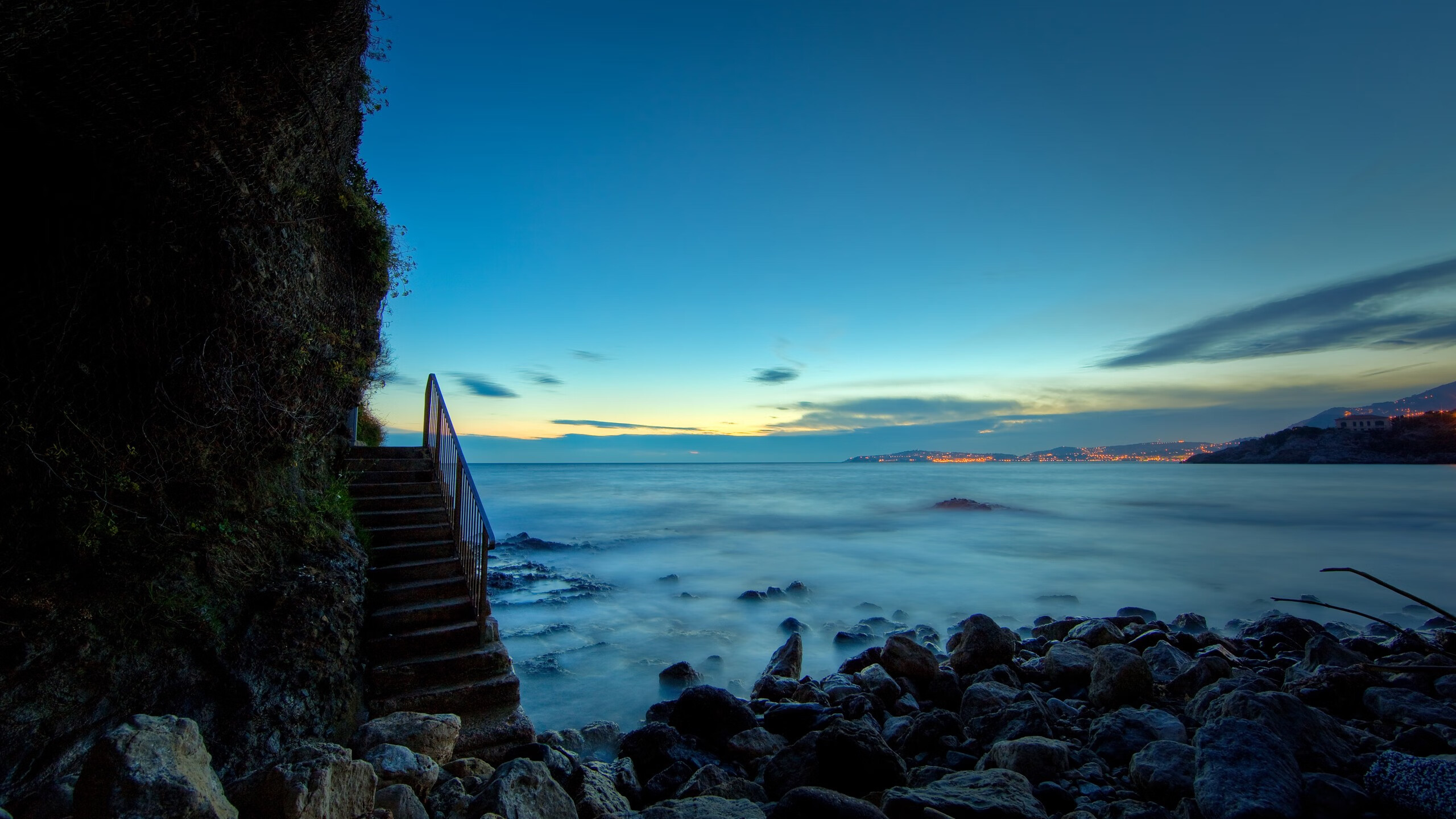 爱游戏官方-西甲球队通过战术AI模拟调整边路配合成功率分析，西甲边锋