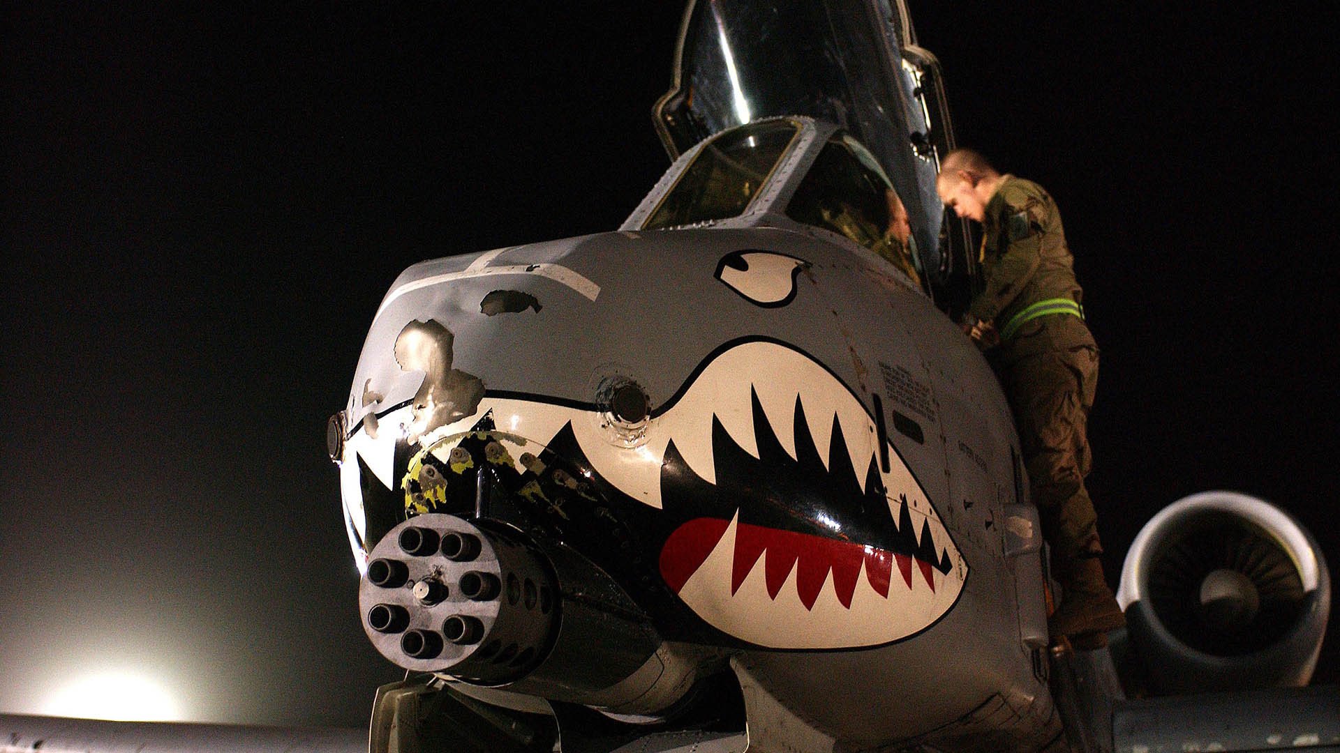 英超防守反击战术调整与场均抢断次数关系分析，英超球队战术