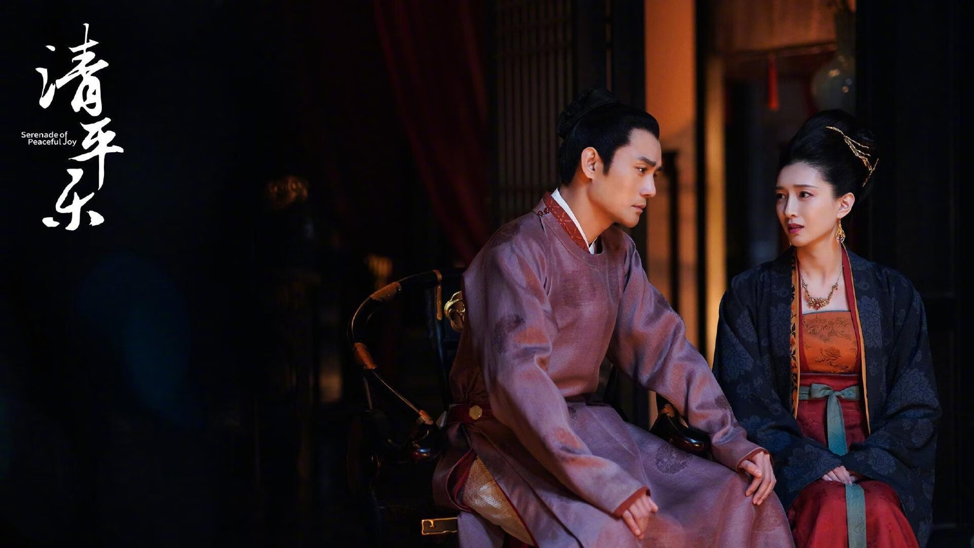 中国女篮晋级八强 球迷现场打出加油标语，中国女篮加油口号